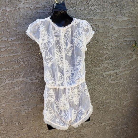 Victoria's Secret Boundle of 4 - Picture 2 of 11